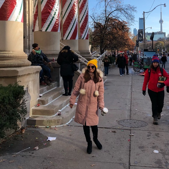 Meet your Posher, Malaika - Picture 1 of 1